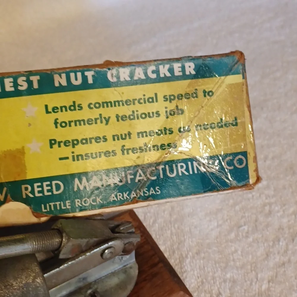Reed's Rocket nut cracker, fast nut cracker